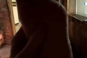 妻子在健身俱乐部遇到新朋友，事情变得有趣