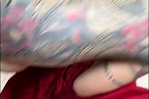 我给大奶熟女 Sasha 做坦特拉按摩，然后激烈性交和射脸