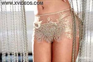 Big Boobs PAWG Nikki Benz Dances, Rubs Tits!