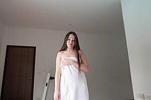 Stepsister Catches Stepbrother Peeping In The Shower!