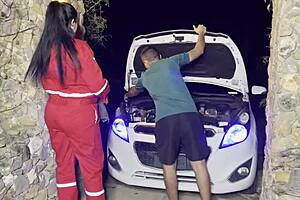 孕妇修理工用湿润口交换取快速付款