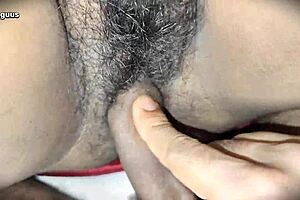 穿红裙的妻子奶油逼被猛操