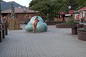 I'm a milf, stroll'n nude on the street, flash'n everyone.