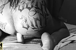 I, famous singer, take it in pussy with huge toy