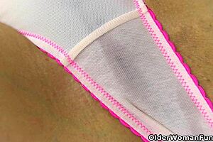 Kitty Cream Moistens Knickers