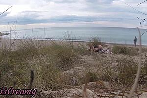 MILF latina au gros cul passe casting seule