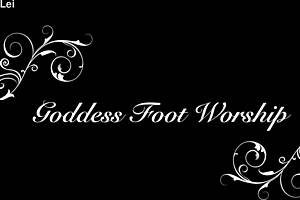 Worship my wrinkled feet in POV, goddess