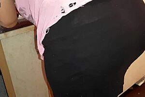 I secretly masturbate next to my stepmom in the kitchen miniskirt, risking orgasm and cum.