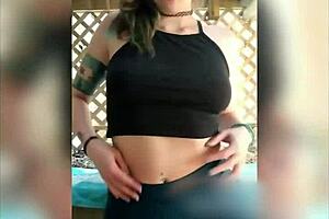 i'm fucking my pierced pussy outside, feeling so slutty!