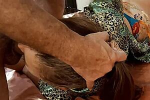 サテンランジェリーのフランスアマチュアが深いマンコアクション