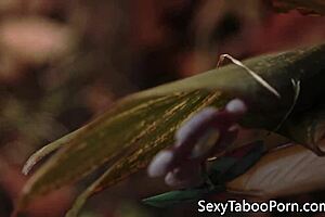 teen stretches pussy with zucchini and squirts 😍