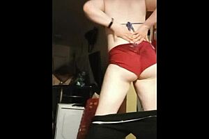 Fat milf stripteases and oils her body