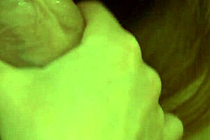 我的女友给我口交，我在她嘴里射精