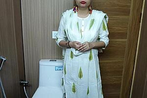 Tasting stepmother's sweet pussy in bathroom during steamy encounter