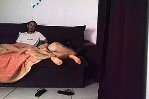 MADRASTA DIVIDE SOFA COM ENTEADO!