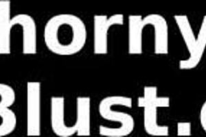 เฮ้ย อยากเห็นหน้าอกใหญ่ธรรมชาติของเมียฉันกระดิกสุดๆ ไหม?