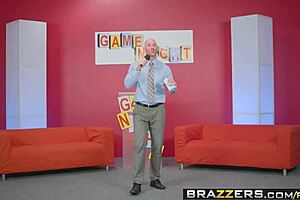 brazzers game night shenanigans with nicole aniston and peta jensen 😏