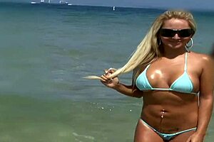 Eva cruz is really close with her neighbor licking shaved pussy