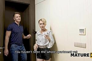 smart guy easily seduces mature woman renting apartment