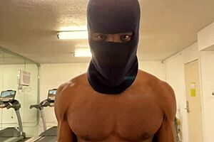 Muscular bodybuilder works biceps for lifting ladies in public California sex