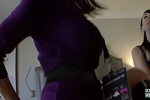 Sexymomma - Milf Licks Her Young 18+ Stepdaughters Hot Pussy