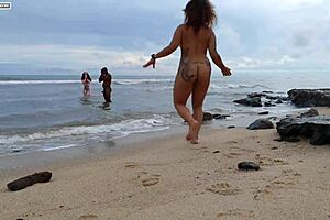 I fucked two milfs and came for them to suck.