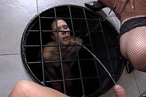 妻と俺で義娘に小便ぶっかけワイルド自家製セッション