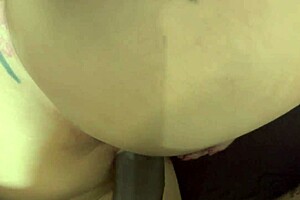 esperando meu enteado chegar da escola quero dar muito meu cuzinho apertado