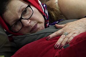 Bedstemor føler sin røv ødelagt intenst