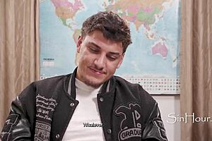 זיין מורה אדירה אלור מקבלת את התחת שלה מרוסק על ידי ויקטור ריי בדיפ תרואט ואנאל