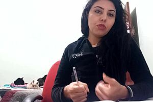 what bizarre fetishes does sarah rosa explore in her vlog?