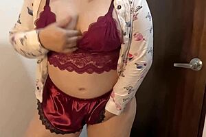 Soraya Culona's Emotional Strip For Friend's Camera