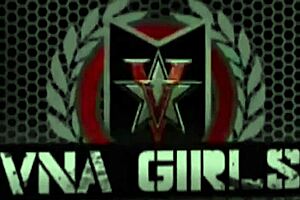 vicky vette casually stretches her big ass with a glass dildo on the bed, feeling every inch