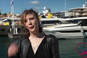 Martina et jade share a cock with strapon in stockings