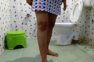 Best British Indian Milf Pissing Compilation for New Year 😋