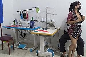 Intense seduction in the sewing workshop with assplay 😘