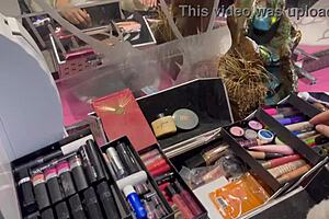 O bar com calcinhas penduradas no teto