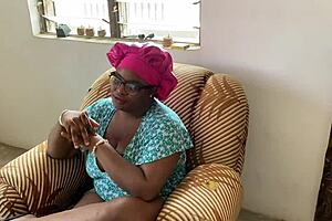 having a chichat with my mummy go about how i could satisfy her on bed