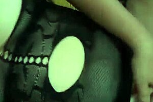 madrastra shows off her skills with dildo