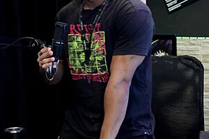 É DIFÍCIL COMER UMA MENINA NÃO TEVE PROPOSTA DE FETICHES NOJENTOS MOSTROU UMA POSIÇÃO PRA FAZER SEXO E UMA SENTADA