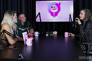 Compilados Da Jujube Delícia No Bora Cast Com Bruna Carlos - Parte 1: Intriguing Interview In Lingerie