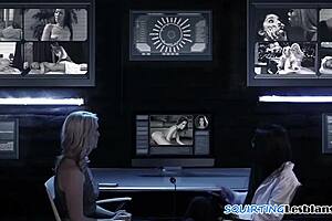 Lesbians squirt from milf's passionate licking