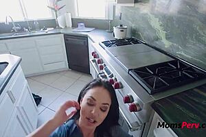 Brooke Beretta loves kitchen fucking as busty milf stepmom 🍑