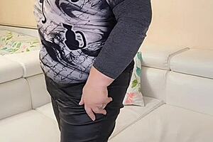 Thick Busty Granny Mature Wife Gets Completely Naked In Amateur Setting