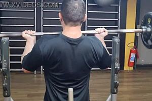 Conheci A Loira Da Buceta Inchada Na Academia