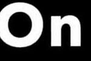 Blond fet doktorskvinna med glasögon och blå ögon rider kuk till orgasm i missionär