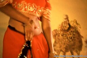 Indian Lady Performs Sacred Ritual With Sensual Erotic Touches!