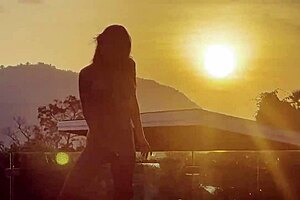 Monika Fox rims and showers in pool 😘