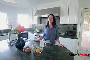 Brooke Beretta loves kitchen fucking as busty milf stepmom 🍑