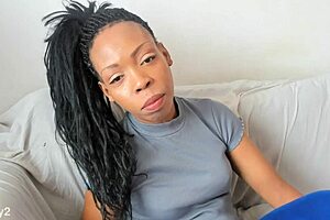 ebony milf with big ass sends message to followers for comments